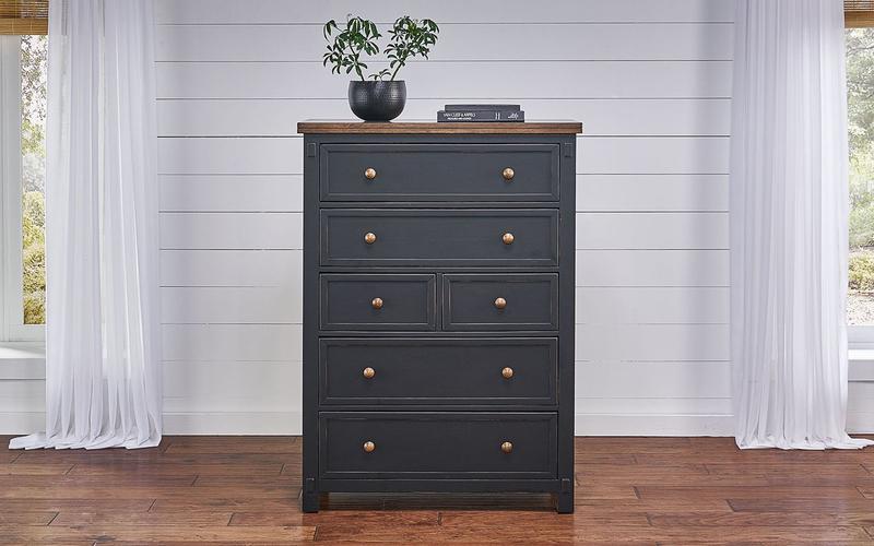 Stormy Ridge Chest